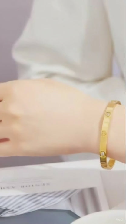 Elegant Zircon Clover Bangle – Women’s Stainless Steel Bracelet